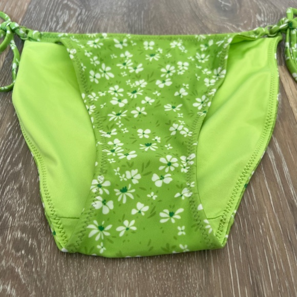 Daze Dayz Perry String Bikini Bottom Green Floral NWOT - Picture 3 of 11